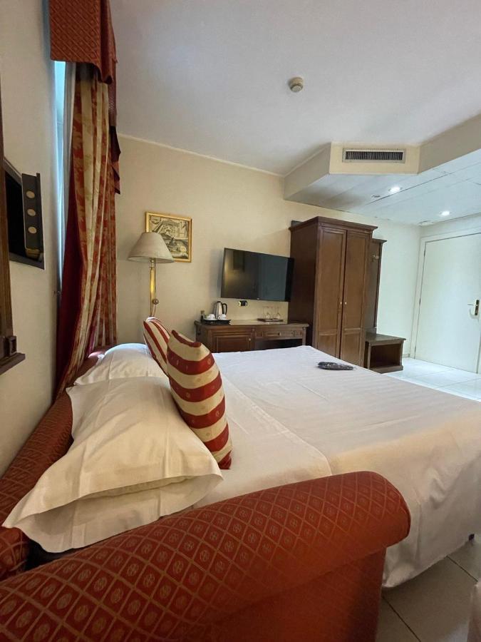 Savoia 3* Turin